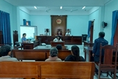 VKSND huyện Tây Sơn thực hiện trình chiếu tài liệu số hóa tại phiên tòa dân sự
