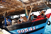 Hỗ trợ 131 tàu cá tại vùng biển Trường Sa bị ảnh hưởng điều kiện thời tiết xấu