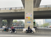 Bôi bẩn các trụ tuyến đường sắt Nhổn - ga Hà Nội, gây mất mỹ quan đô thị