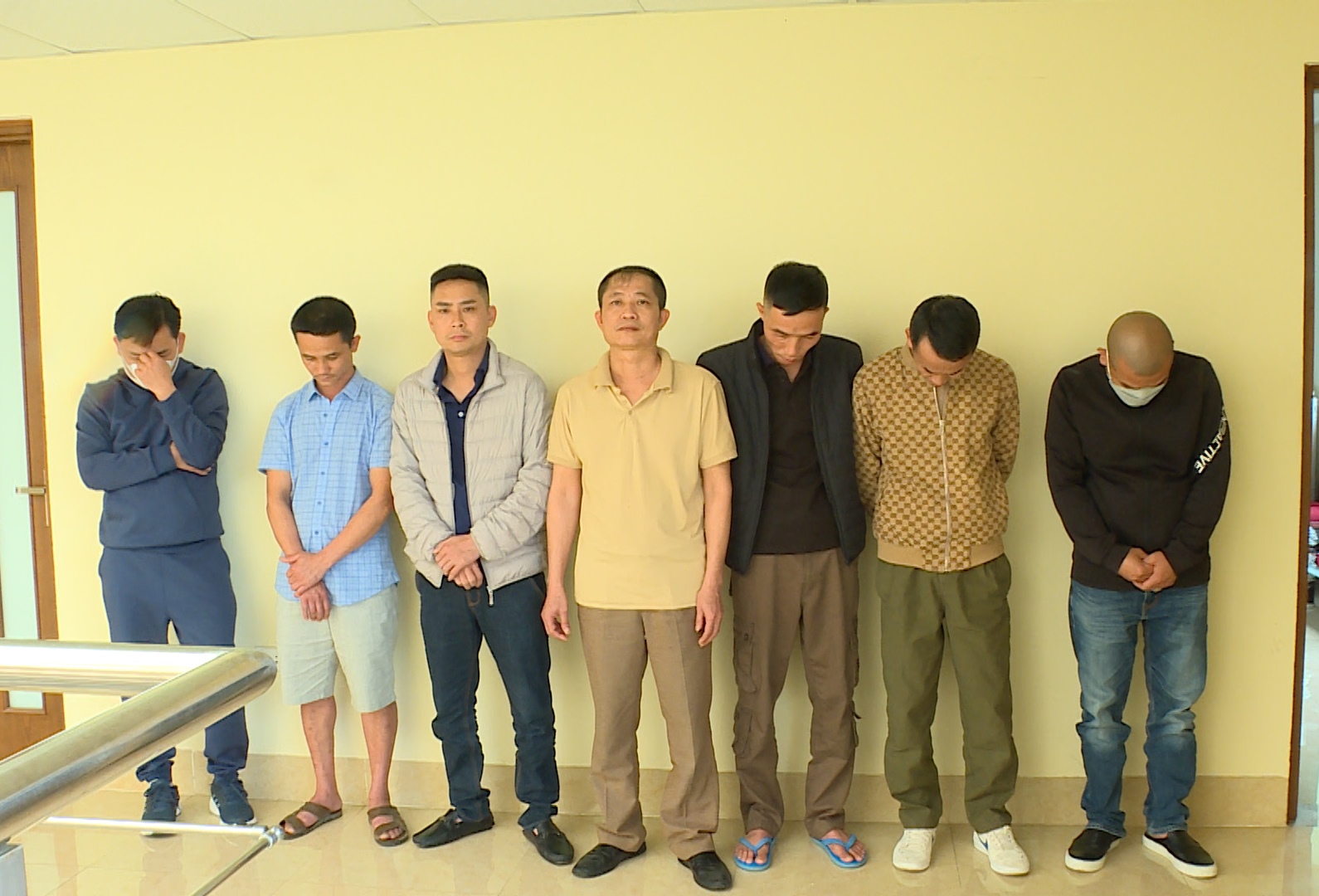 Khởi tố vụ án đánh bạc qua mạng với số tiền hàng trăm tỉ đồng ở Sơn La