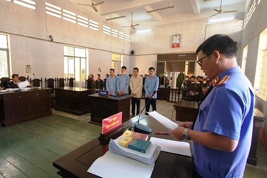 Hơn 40 năm tù cho 4 thanh niên phạm tội Giết người