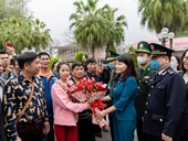 Quảng Ninh đón đoàn du khách Trung Quốc đầu tiên nhập cảnh