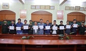 Tạm giữ Chánh Thanh tra và Trưởng Ban quản lý rừng phòng hộ huyện Sìn Hồ về hành vi đánh bạc