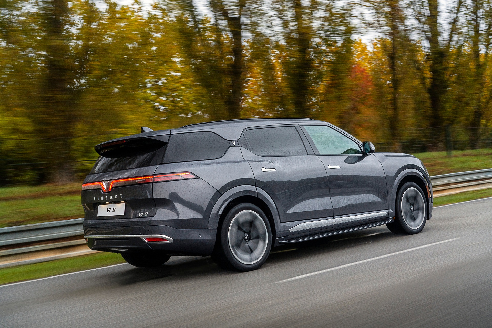 VinFast bàn giao lô xe VF9 đầu tiên vào ngày 27 3 2023