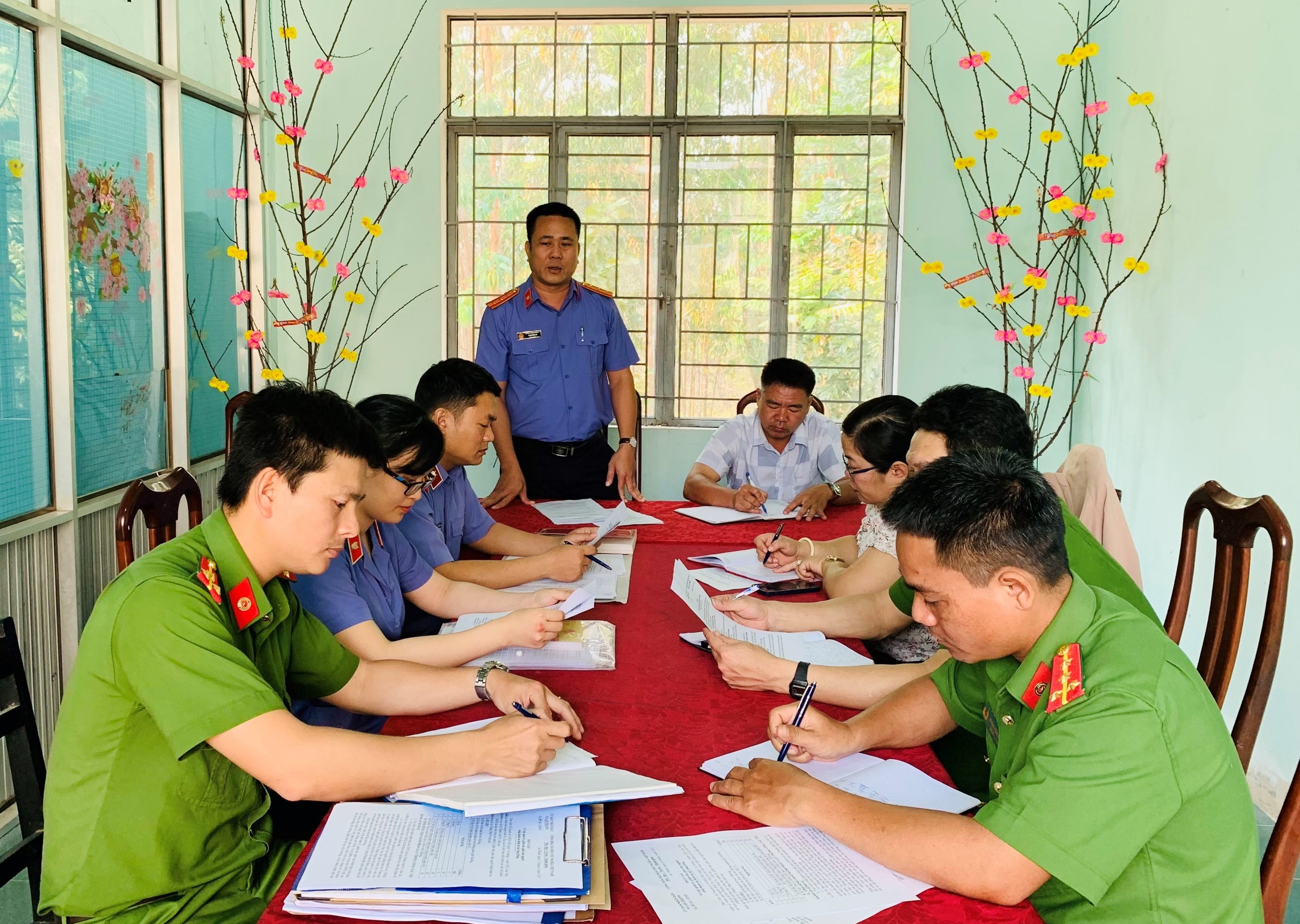 Trực tiếp kiểm sát tại UBND và Công an xã An Thành