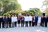 Chủ tịch Quốc hội Vương Đình Huệ dự lễ đổi tên công viên Hoà Bình thành công viên Hồ Chí Minh tại Cuba