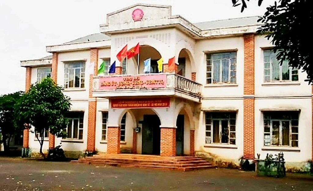 Bắt khẩn cấp một cán bộ địa chính xã nhận hối lộ ở Đắk Nông