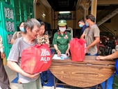 CLB Biệt động Quân khu Sài Gòn - Gia Định trao tặng 50 phần quà cho người nghèo
