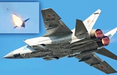 Khoảnh khắc chiếc tiêm kích đánh chặn MiG-31 của Nga bốc cháy, lao xuống như tên bắn