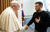 Tổng thống Ukraine Zelensky bất ngờ gặp Đức Giáo hoàng Francis