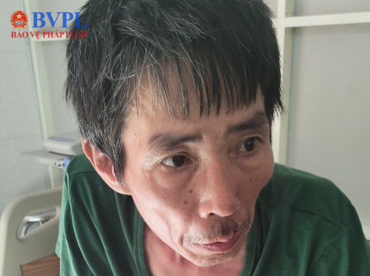 “Ngáo rượu” chửi cả làng rồi hành hung Công an xã