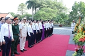 Đoàn đại biểu tỉnh Thanh Hóa dâng hương tưởng nhớ Chủ tịch Hồ Chí Minh
