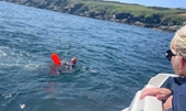 Lần đầu tiên trong lịch sử Một người đàn ông bơi từ Vương quốc Anh đến Đảo Man