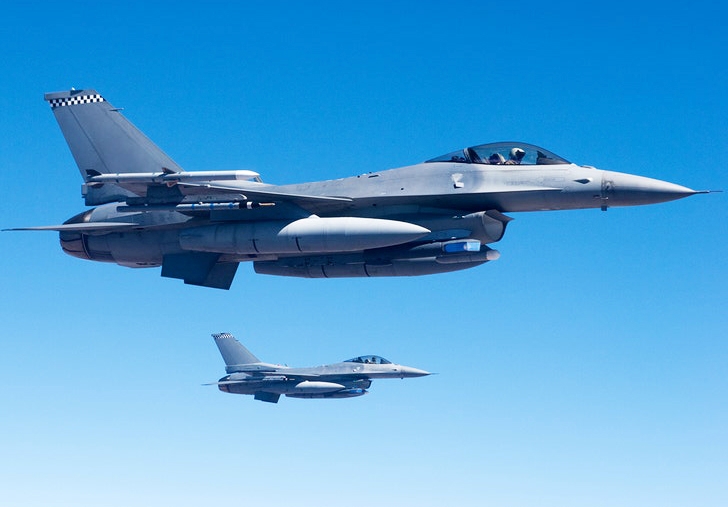 Tiêm kích F-16 Mỹ rượt máy bay dân sự trên bầu trời Washington D.C.