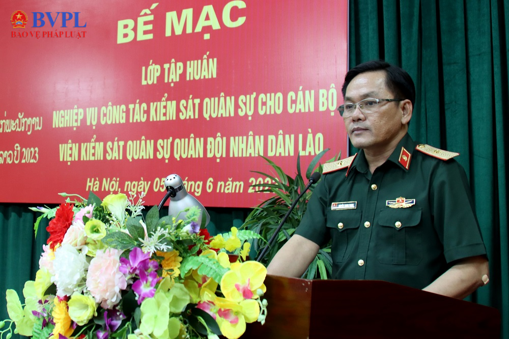 Nâng cao nghiệp vụ kiểm sát cho Đoàn cán bộ VKSQS Quân đội nhân dân Lào