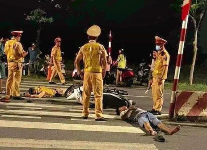 Thanh niên lao thẳng vào CSGT để  trốn kiểm tra nồng độ cồn