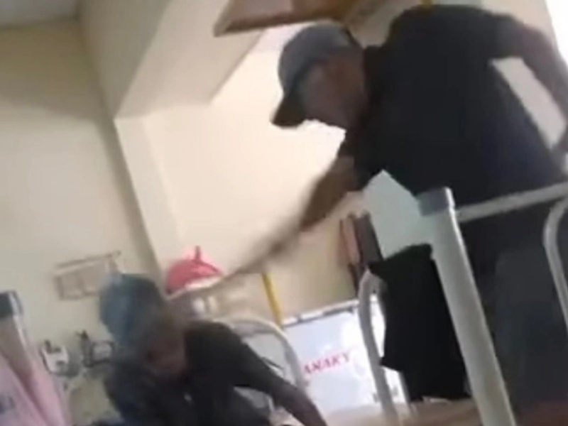 Phê chuẩn khởi tố, bắt tạm giam người đàn ông hành hạ cụ bà 85 tuổi