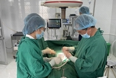 Phẫu thuật khối u buồng trứng nặng gần 9kg cho thiếu nữ 15 tuổi ở Đắk Lắk