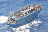 Thuyền chở hàng trăm người di cư chìm ngoài khơi bờ biển Hy Lạp