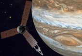 Tàu vũ trụ của NASA chụp được tia sét bí ẩn bên trong cơn bão trên Sao Mộc
