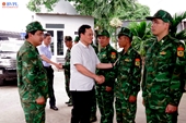 Phó Thủ tướng Trần Lưu Quang kiểm tra công tác phòng, chống buôn lậu trên tuyến biên giới An Giang