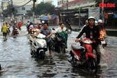 TP Hồ Chí Minh Hàng loạt tuyến đường bị ngập nặng sau cơn mưa lớn