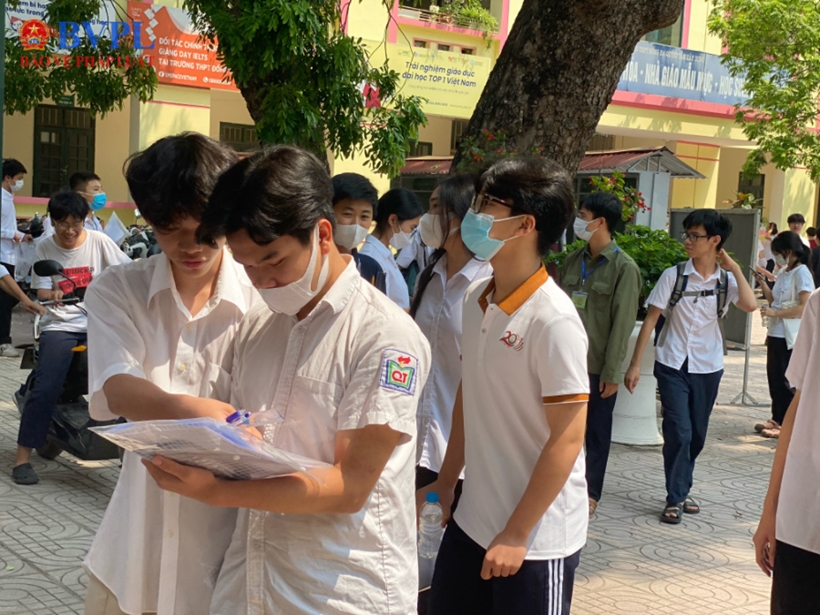 Chi tiết điểm chuẩn vào lớp 10 công lập năm học 2023 - 2024