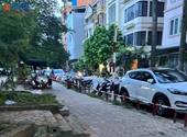Bãi trông giữ xe ô tô tại ngõ 1D, phố Trần Quang Diệu Hà Nội  Bao giờ kiến nghị của người dân được giải quyết dứt điểm