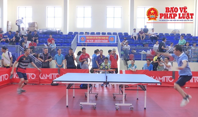 Kịch tích các vợt thủ tranh vé vào Chung kết