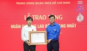Trao Huân chương Lao động hạng Nhất tặng nhà báo Nguyễn Huy Lộc