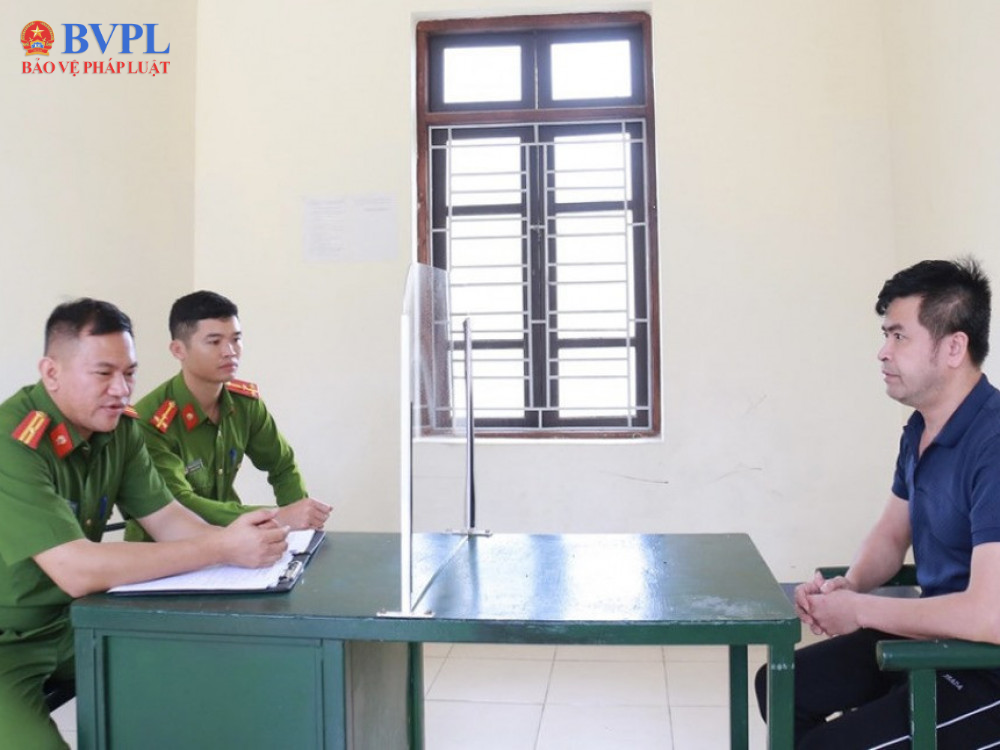 Phóng viên bảo kê xe lĩnh án 16 tháng tù giam