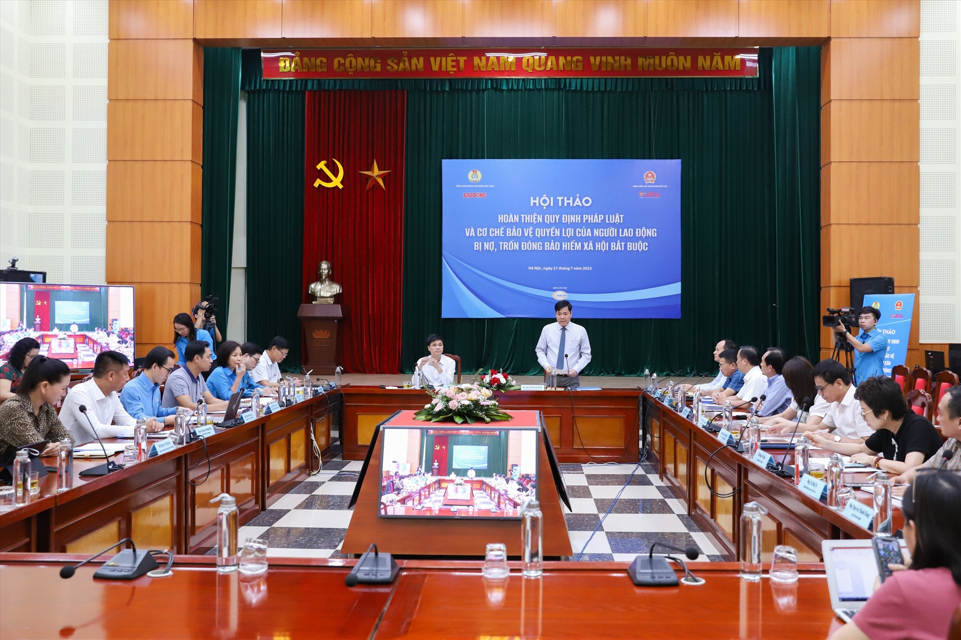 Hoàn thiện quy định pháp luật và cơ chế bảo vệ quyền lợi người lao động bị nợ, trốn đóng BHXH bắt buộc