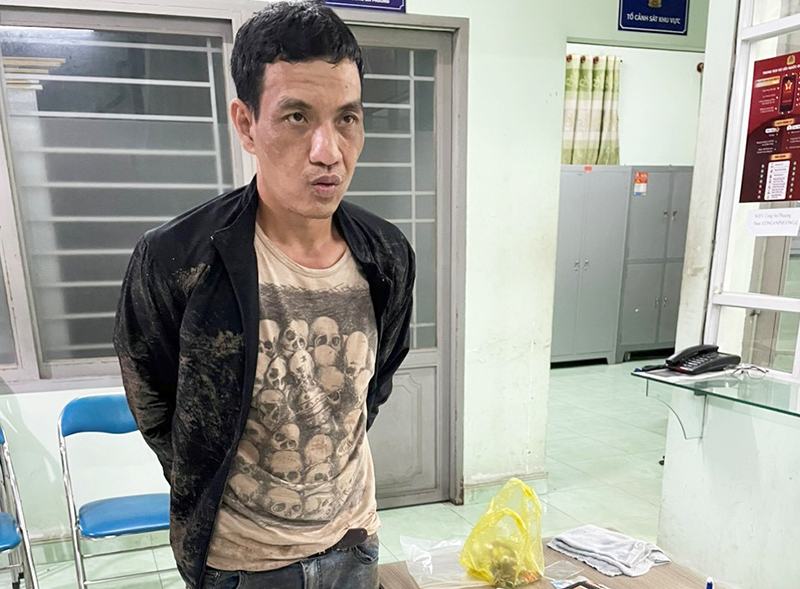 Bắt đối tượng giấu ma túy trong người, bỏ chạy khi gặp Công an