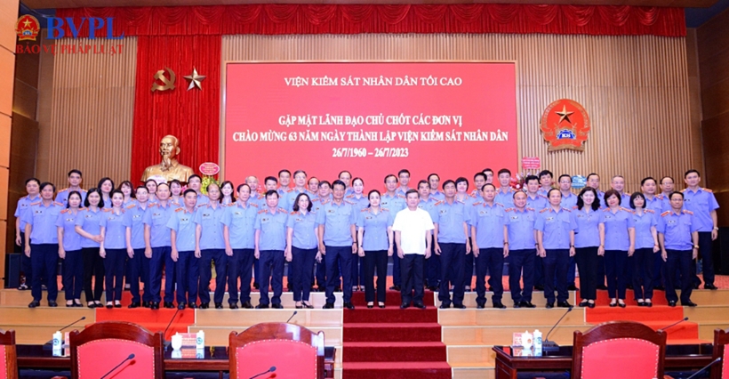 VKSND tối cao gặp mặt lãnh đạo chủ chốt nhân dịp kỷ niệm 63 năm ngày thành lập Ngành