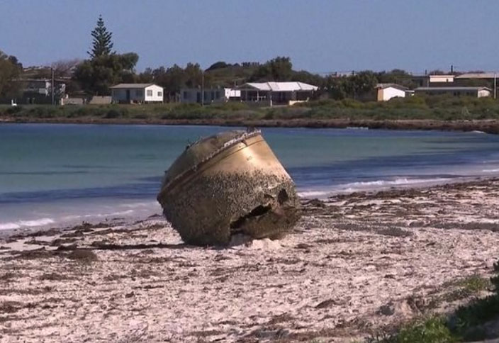 Vật thể bí ẩn không rõ nguồn gốc xuất hiện trên bãi biển