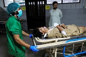 Bom nổ giữa cuộc họp chính trị ở Pakistan, hơn 170 người thương vong