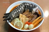 Sashimi tằm, mỳ cá sấu - những món ăn kỳ quặc trên thế giới