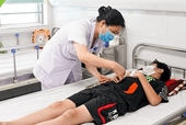 Thời tiết thất thường, nhiều trẻ mắc sốt xuất huyết phải nhập viện