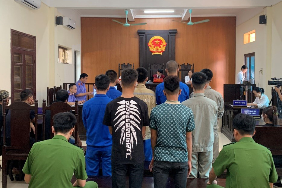 Bản án thích đáng cho các đối tượng đuổi chém người đi đường, cướp tài sản