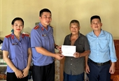 VKSND huyện Tràng Định thăm, tặng quà nạn nhân chất độc màu da cam