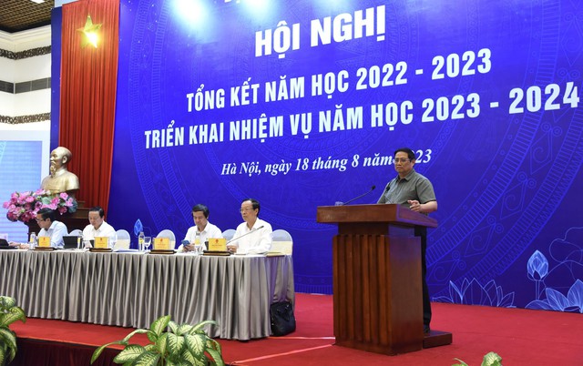 Thủ tướng yêu cầu tập trung tháo gỡ, giải quyết kịp thời, hiệu quả 6 vấn đề nổi lên đối với ngành Giáo dục