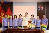 Chi bộ Thanh tra VKSND tối cao tổ chức trao tặng Huy hiệu 30 năm tuổi Đảng
