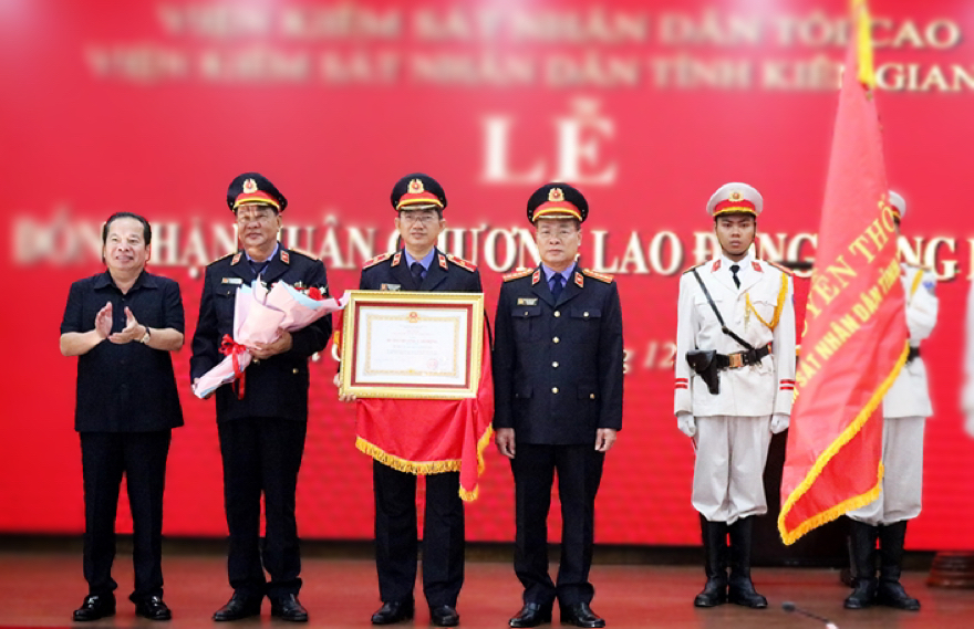 Lấy ý kiến nhân dân đối với 2 cá nhân ngành KSND được đề nghị tặng Huân chương Lao động