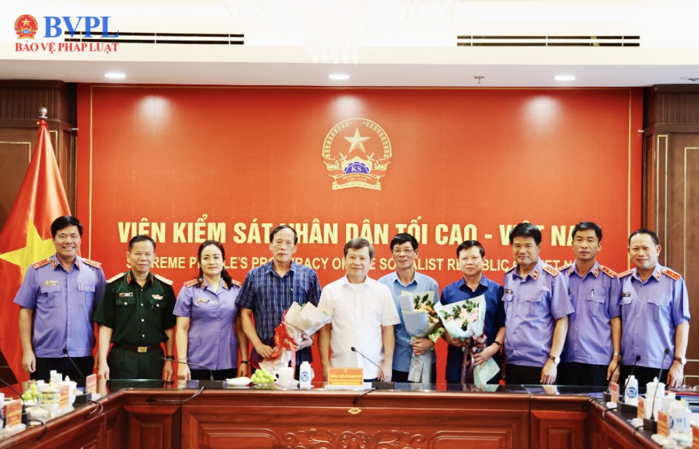 Lãnh đạo VKSND tối cao gặp mặt, chia tay cán bộ nghỉ hưu