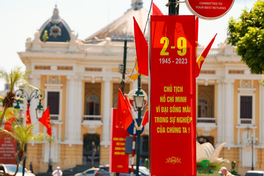 Thủ đô Hà Nội khoác áo mới chào mừng Quốc khánh 2 9