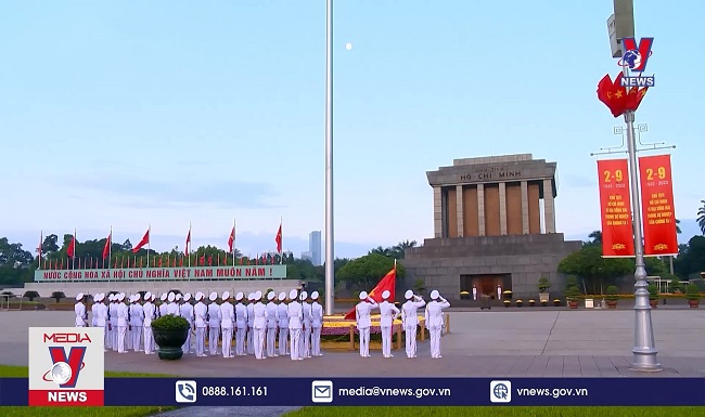 Thiêng liêng Lễ chào cờ sáng 2 9 tại Quảng trường Ba Đình