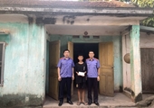 VKSND huyện Vân Đồn tặng quà học sinh có hoàn cảnh khó khăn