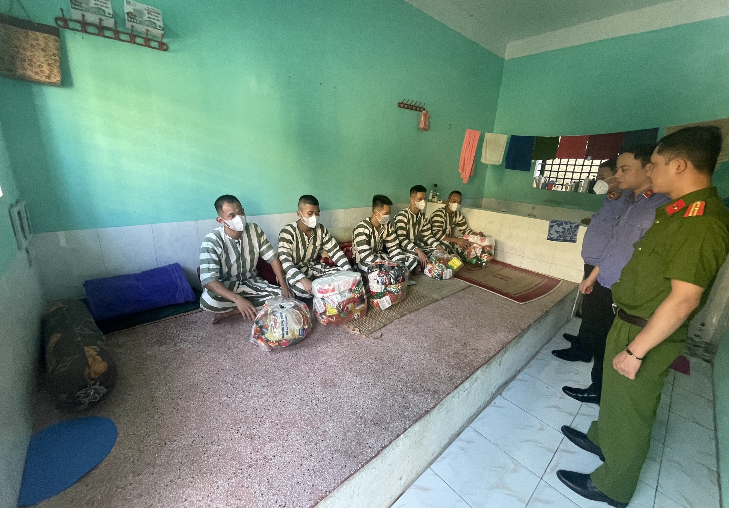 Kiểm sát đột xuất nhà tạm giữ Công an TP Nam Định