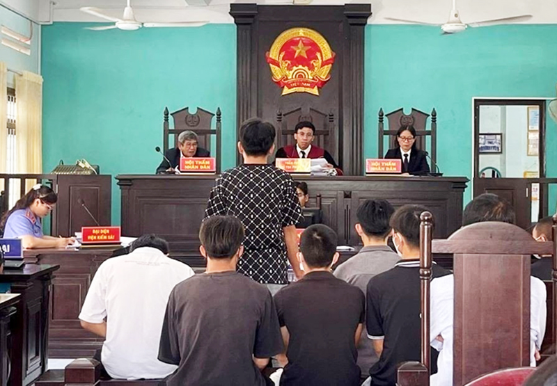 Lãnh án vì sử dụng hung khí giải quyết mâu thuẫn khi đá bóng