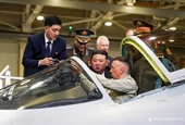 Chủ tịch Triều Tiên Kim Jong Un thăm xưởng lắp ráp chiến đấu cơ Su-57 của Nga